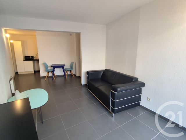 Appartement F2 &agrave; louer - 2 pi&egrave;ces - 43,43 m2 - Nimes - 30 - LANGUEDOC-ROUSSILLON