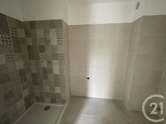 Afficher la photo en grand Appartement F3 à vendre - 3 pièces - 82,90 m2 - Lunel - 34 - LANGUEDOC-ROUSSILLON