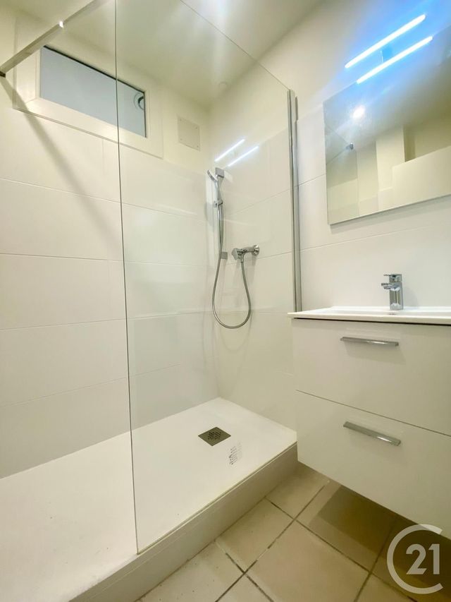 Appartement T2 &agrave; louer - 2 pi&egrave;ces - 38,47 m2 - Lunel - 34 - LANGUEDOC-ROUSSILLON