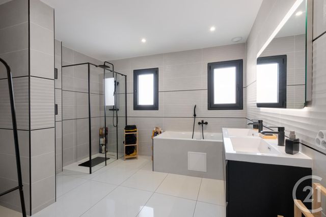 Maison à vendre - 5 pièces - 137,46 m2 - Lunel - 34 - LANGUEDOC-ROUSSILLON