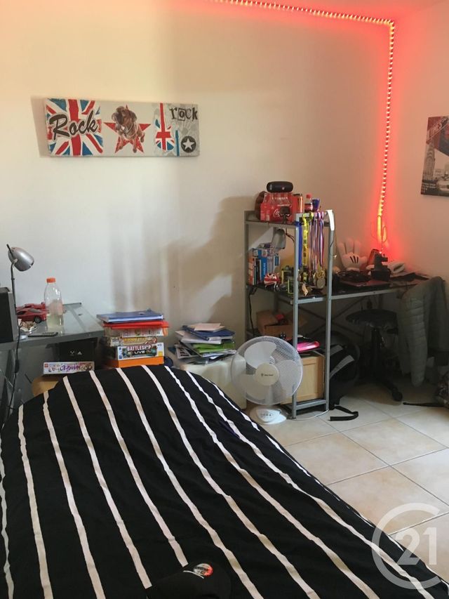 Maison &agrave; louer - 4 pi&egrave;ces - 88 m2 - Gallargues Le Montueux - 30 - LANGUEDOC-ROUSSILLON