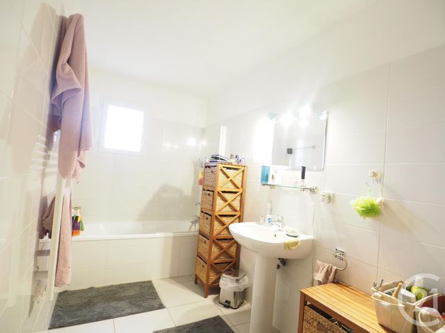 Appartement F3 &agrave; louer - 3 pi&egrave;ces - 60,62 m2 - Lunel - 34 - LANGUEDOC-ROUSSILLON