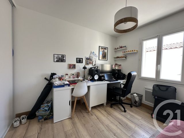 Maison &agrave; louer - 4 pi&egrave;ces - 80,24 m2 - Aimargues - 30 - LANGUEDOC-ROUSSILLON