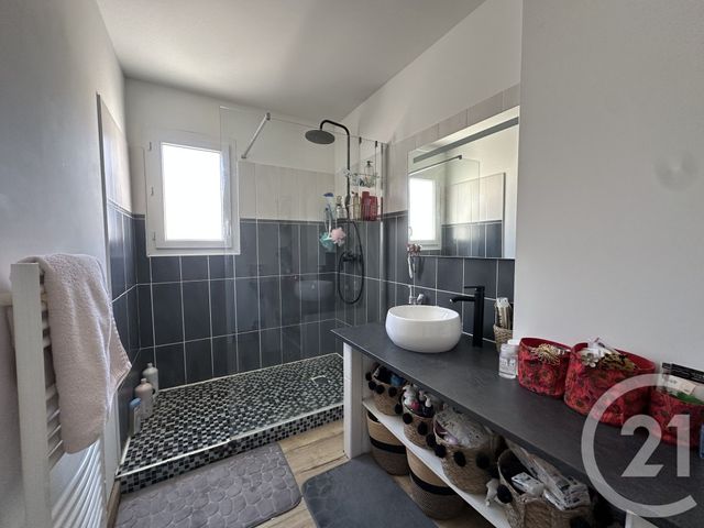 Maison &agrave; louer - 4 pi&egrave;ces - 80,24 m2 - Aimargues - 30 - LANGUEDOC-ROUSSILLON