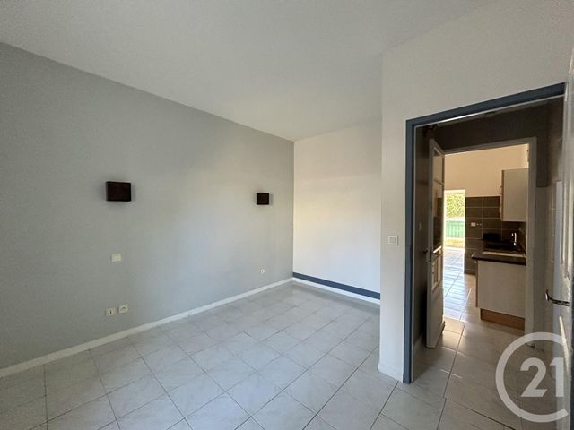 Appartement F2 &agrave; louer - 2 pi&egrave;ces - 43,70 m2 - Lunel - 34 - LANGUEDOC-ROUSSILLON