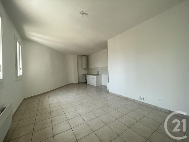 Appartement F3 &agrave; louer - 3 pi&egrave;ces - 75,14 m2 - Lunel - 34 - LANGUEDOC-ROUSSILLON