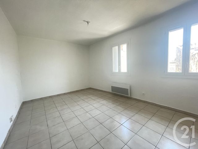 Appartement F3 &agrave; louer - 3 pi&egrave;ces - 75,14 m2 - Lunel - 34 - LANGUEDOC-ROUSSILLON