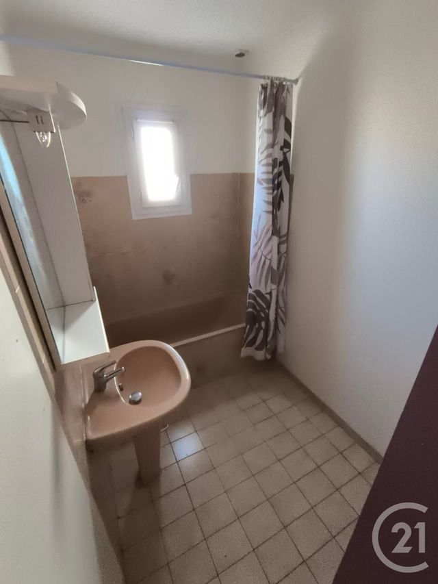 Maison &agrave; louer - 4 pi&egrave;ces - 87 m2 - Vauvert - 30 - LANGUEDOC-ROUSSILLON