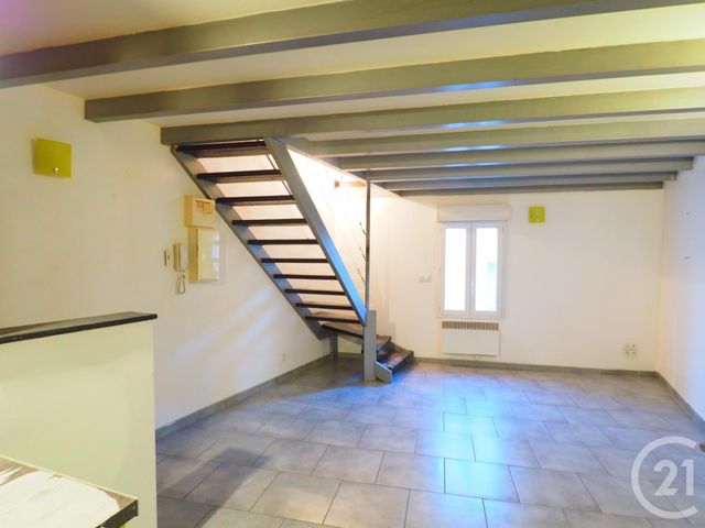 Appartement F3 &agrave; louer - 3 pi&egrave;ces - 41,10 m2 - Lunel - 34 - LANGUEDOC-ROUSSILLON
