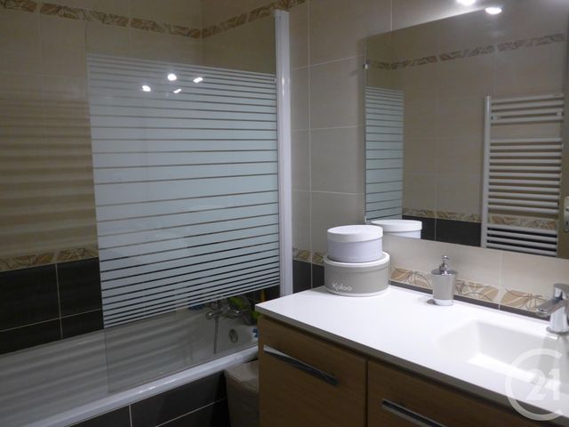 Appartement F3 &agrave; louer - 3 pi&egrave;ces - 63,25 m2 - Vauvert - 30 - LANGUEDOC-ROUSSILLON