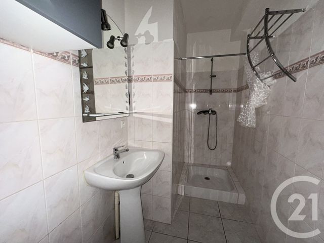 Appartement F2 &agrave; louer - 2 pi&egrave;ces - 41,68 m2 - Uchaud - 30 - LANGUEDOC-ROUSSILLON
