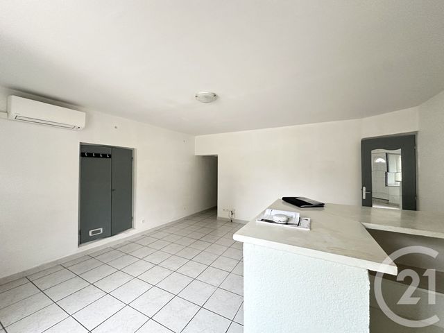 Appartement F2 &agrave; louer - 2 pi&egrave;ces - 41,68 m2 - Uchaud - 30 - LANGUEDOC-ROUSSILLON