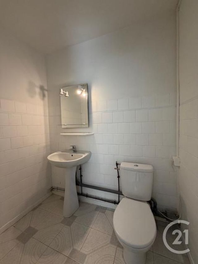 Appartement F2 &agrave; louer - 2 pi&egrave;ces - 87,03 m2 - Vauvert - 30 - LANGUEDOC-ROUSSILLON