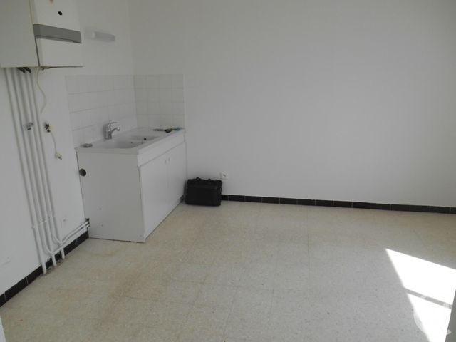 Appartement F1 &agrave; louer - 1 pi&egrave;ce - 41,26 m2 - Lunel - 34 - LANGUEDOC-ROUSSILLON